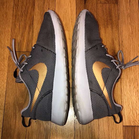 GRAY AND GOLD ROSHES - Picture 2 of 8